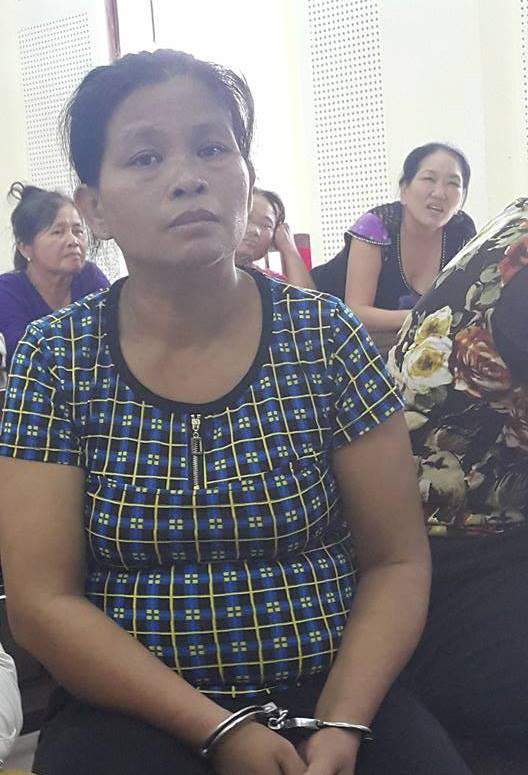 Bị chồng đ&aacute;nh, b&agrave; Phia phản kh&aacute;ng d&ugrave;ng ch&agrave;y đ&aacute;nh li&ecirc;n tiếp v&agrave; v&ugrave;ng k&iacute;n khiến &ocirc;ng T&igrave;nh tử vong.