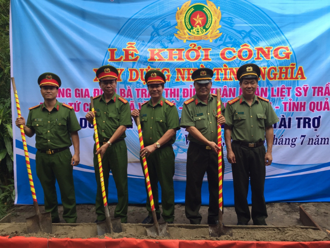 Lễ khởi c&ocirc;ng x&acirc;y dựng Nh&agrave; t&igrave;nh nghĩa cho gia đ&igrave;nh ch&iacute;nh s&aacute;ch ở huyện Vĩnh Linh.