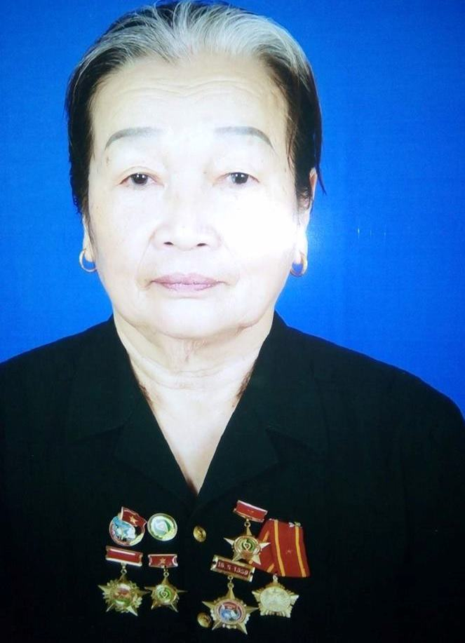 Nữ thanh ni&ecirc;n xung phong ng&atilde; 3 Đồng Lộc Nguyễn Thị H&ograve;e.