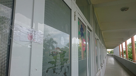 Trường Phổ th&ocirc;ng Huế Star bị ng&acirc;n h&agrave;ng ni&ecirc;m phong h&agrave;ng loạt ph&ograve;ng học v&agrave; đang đứng trước nguy cơ bị đ&oacute;ng cửa đ&atilde; khiến nhiều phụ huynh lo lắng.