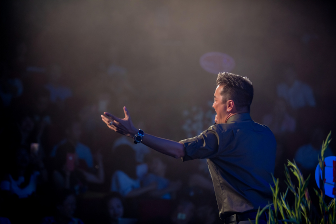 Đ&agrave;m Vĩnh Hưng bật m&iacute; loạt tiết mục đặc biệt trong liveshow Bolero