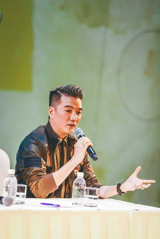 Đ&agrave;m Vĩnh Hưng bật m&iacute; loạt tiết mục đặc biệt trong liveshow Bolero