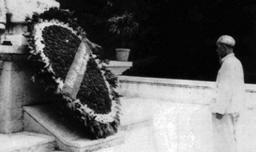 L&uacute;c sinh thời, B&aacute;c Hồ lu&ocirc;n khẳng định tầm quan trọng c&ocirc;ng t&aacute;c thương binh liệt sỹ đối với cuộc kh&aacute;ng chiến cứu nước của d&acirc;n tộc.