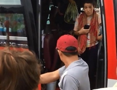Đuổi 2 nữ khách Tây xuống xe, 2 nhân viên xe khách phải nghỉ việc