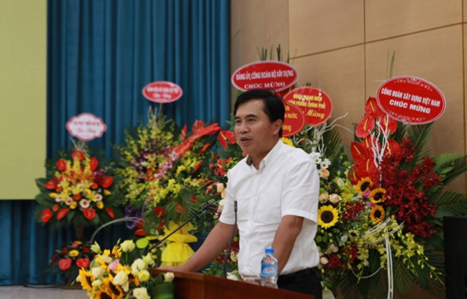 Thứ trưởng Bộ X&acirc;y dựng L&ecirc; Quang H&ugrave;ng ph&aacute;t biểu tại Đại hội.