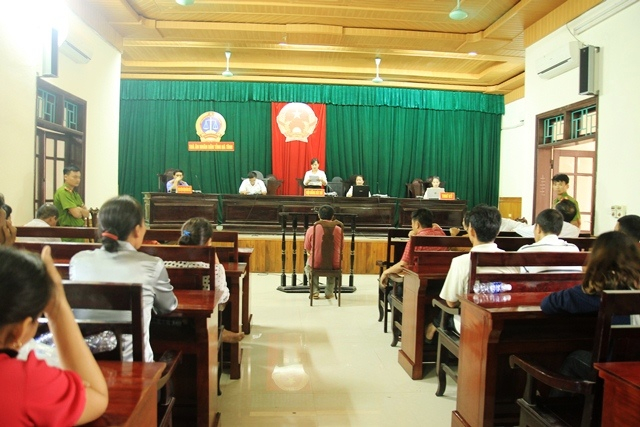 Hội đồng x&eacute;t xử ph&uacute;c thẩm vụ &aacute;n TNGT khiến bị c&aacute;o v&agrave; gia đ&igrave;nh một mực k&ecirc;u oan.