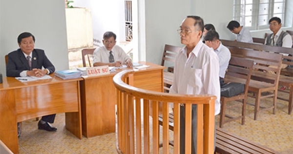 Nguyên Chủ tịch Hội Văn học Nghệ thuật bị tuyên án 18 tháng tù