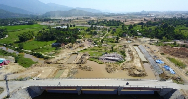 Đà Nẵng: Sát mùa mưa bão, kênh thoát lũ Hòa Liên chậm tiến độ do vướng mắc đền bù