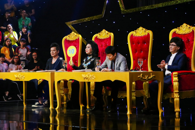 Sao nối ng&ocirc;i tập 10: S&acirc;n khấu Mưa nửa đ&ecirc;m đầy ho&agrave;i niệm của Bạch Tuyết - Th&aacute;i Ch&acirc;u