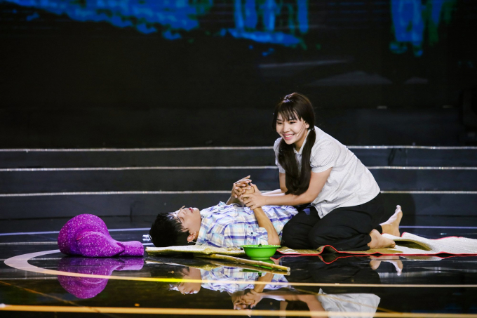 Sao nối ng&ocirc;i tập 10: S&acirc;n khấu Mưa nửa đ&ecirc;m đầy ho&agrave;i niệm của Bạch Tuyết - Th&aacute;i Ch&acirc;u