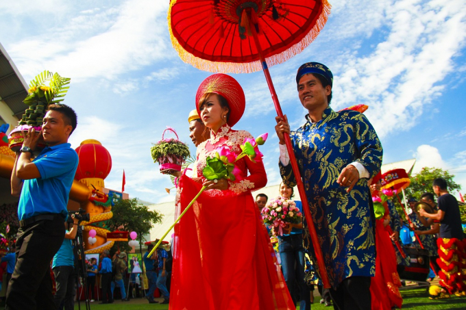 Đ&acirc;y l&agrave; đ&aacute;m cưới tập thể đầu ti&ecirc;n diễn ra ở Cố đ&ocirc; Huế.