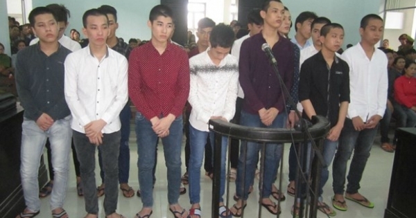 "Hỗn chiến" sau tin nhắn trên Facebook, 1 người chết, 15 kẻ vào tù