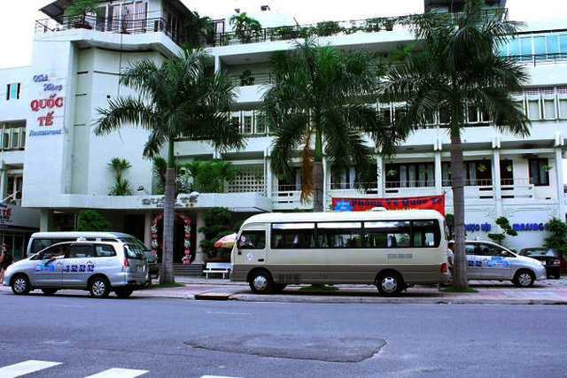 Kh&aacute;ch sạn Quốc Tế thuộc&nbsp;phường Lộc Thọ, TP Nha Trang bị C&ocirc;ng an tỉnh bất ngờ kiểm tra.