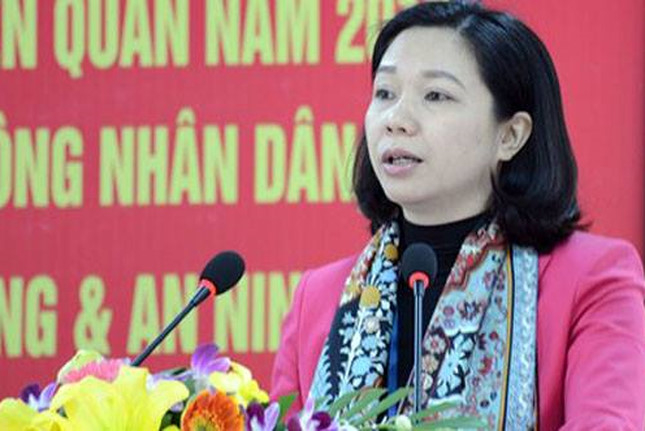 B&agrave; Vũ Thu H&agrave;, Chủ tịch UBND quận Long Bi&ecirc;n. Ảnh: QĐND.