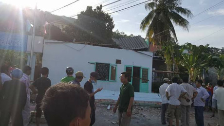 &Ocirc;ng Nguyễn Lập - Chủ tịch UBND TP.Vũng T&agrave;u cũng trực tiếp tới hiện trường trực tiếp chỉ đạo c&ocirc;ng t&aacute;c cứu nạn.