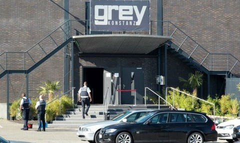 Hộp đ&ecirc;m nơi xảy ra vụ việc. Ảnh: EPA