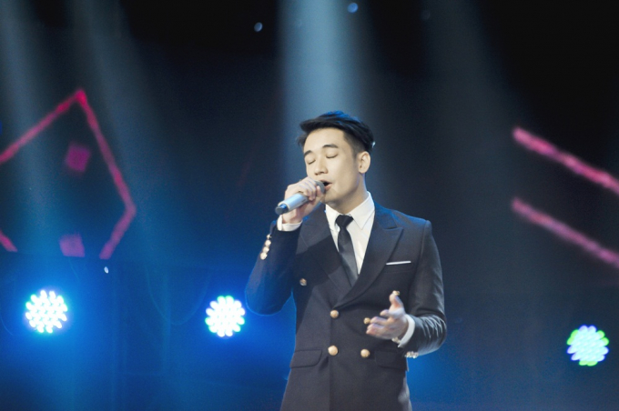 Lam Trường lo lắng khi học tr&ograve; m&acirc;u thuẫn