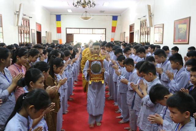 H&agrave;ng trăm Phật tử Bắc Ninh tham gia kh&oacute;a tu