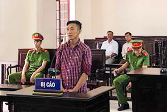 Bị c&aacute;o Suốl tại phi&ecirc;n t&ograve;a.