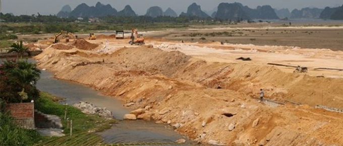 Người d&acirc;n lo lắng ảnh hưởng đến cuộc sống mưu sinh khi triển khai Dự &aacute;n Khu đ&ocirc; thị mới Đ&ocirc;ng X&aacute;. Ảnh: Ho&agrave;ng Long