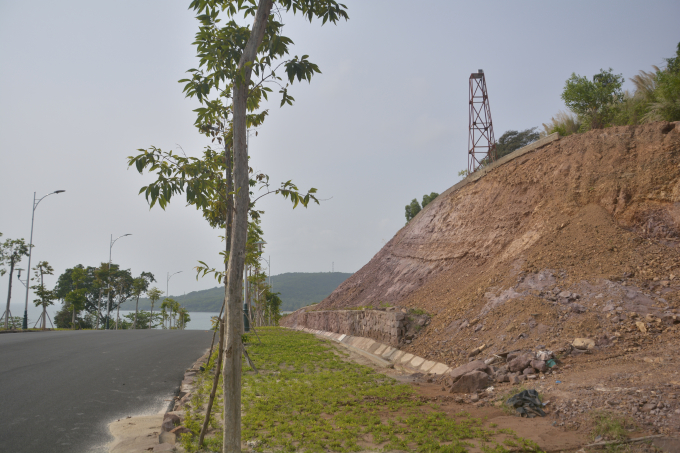 Khai th&aacute;c kho&aacute;ng sản tr&aacute;i ph&eacute;p g&acirc;y hủy hoại m&ocirc;i trường tự nhi&ecirc;n ở Ph&uacute; Quốc cũng rất b&aacute;o động trong thời gian qua.