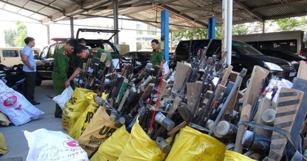 Quảng Nam: Vận động thu hồi được 1.400 khẩu súng tự chế từ người dân
