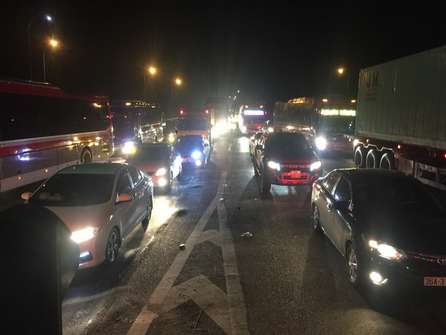 hệ thống kiểm so&aacute;t tải trọng của VEC đ&atilde; ph&aacute;t hiện 28.000 lượt phương tiện vi phạm trong tổng số 1,285 triệu lượt phương tiện qua c&acirc;n, qua đ&oacute; buộc quay đầu 22.600 phương tiện...