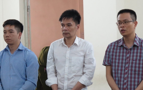 Thủ kho hải quan đánh tráo lô ngà voi tang vật hàng tỷ đồng