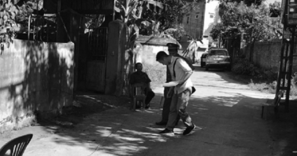 Hé lộ nguồn cơn khiến trưởng phòng y tế dùng dao gây thảm án