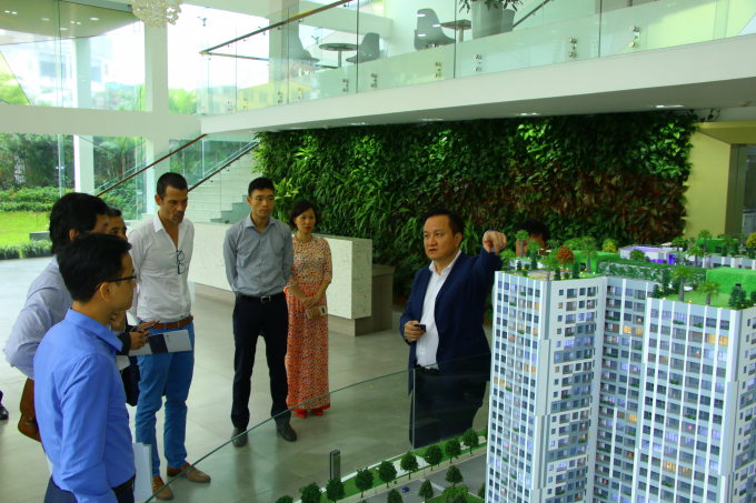 &Ocirc;ng Nguyễn Vĩnh Tr&acirc;n thuyết tr&igrave;nh về dự &aacute;n Imperia Sky Garden