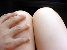 Buộc thôi việc phó công an xã sàm sỡ nữ sinh