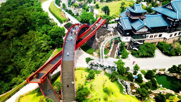 Xem clip hot của &ldquo;th&aacute;m tử&rdquo; Ho&agrave;i Linh, đổ x&ocirc; check- in nơi t&igrave;m ra c&aacute;c sao đi lạc