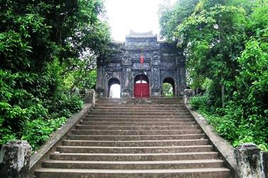 Ch&ugrave;a B&aacute;o Quốc - một trong những ng&ocirc;i ch&ugrave;a cổ bật nhất xứ Huế (ảnh internet )