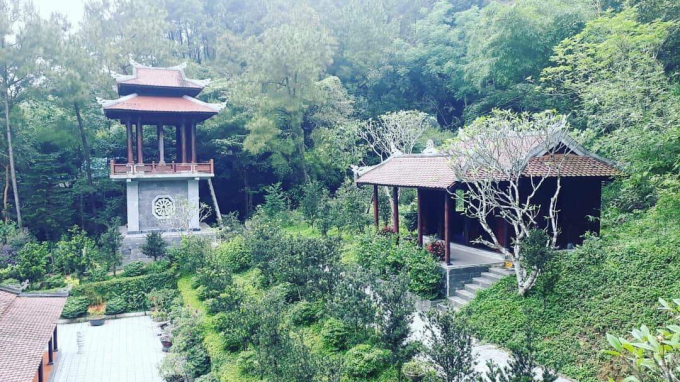 Khung cảnh y&ecirc;n b&igrave;nh của khu&ocirc;n vi&ecirc;n Huyền Kh&ocirc;ng Sơn Thượng.