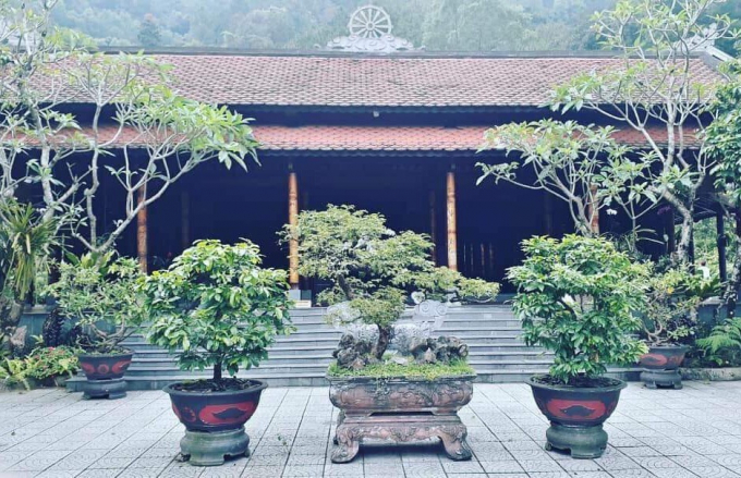 Ch&iacute;nh diện ch&ugrave;a Huyền Kh&ocirc;ng.