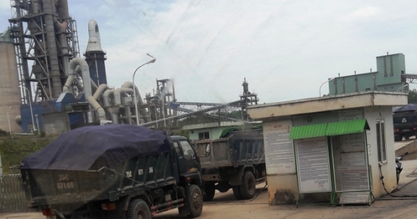 Đường dây khoáng sản “lậu” tuồn vào nhà máy xi măng?