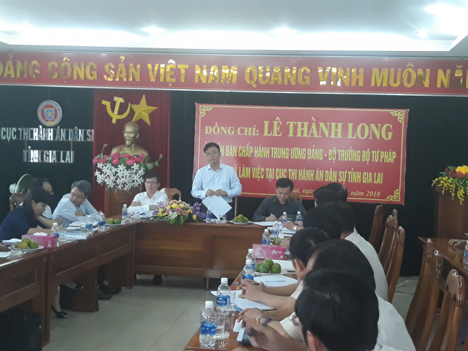 Bộ trưởng l&agrave;m việc với Cục Thi h&agrave;nh &aacute;n d&acirc;n sự Gia Lai