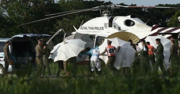 Thêm 4 đứa trẻ ra khỏi hang, chiến dịch giải cứu đội bóng Thái Lan lại tạm dừng