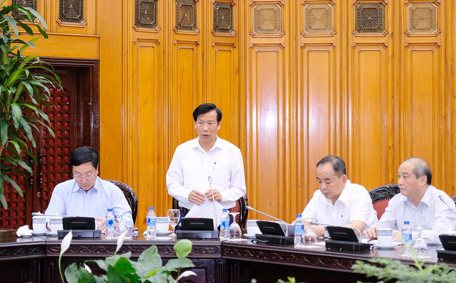 Bộ trưởng Văn ho&aacute;, Thể thao &amp;amp;amp; Du lịch ph&aacute;t biểu tại phi&ecirc;n họp.