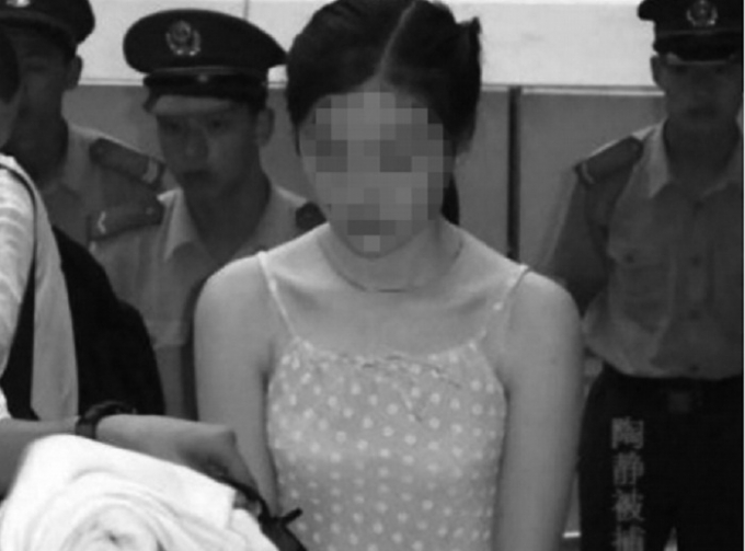 Từ 1 nữ sinh ngoan hiền, c&ocirc; g&aacute;i trẻ trở th&agrave;nh b&agrave; tr&ugrave;m ma t&uacute;y. (H&igrave;nh minh họa)