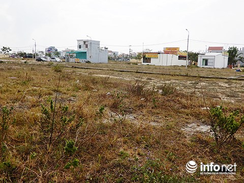 Tr&ecirc;n địa b&agrave;n Đ&agrave; Nẵng c&ograve;n rất nhiều diện t&iacute;ch đất đ&atilde; x&acirc;y dựng hạ tầng nhưng lại đang bỏ trống (Ảnh: HC)