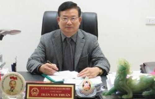 &Ocirc;ng Trần Văn Thuấn, Chủ tịch UBND huyện N&ocirc;ng Cống, được điều động bổ nhiệm giữ chức Ph&oacute; gi&aacute;m đốc Sở Ngoại vụ tỉnh Thanh H&oacute;a.