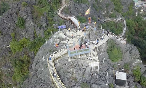 C&ocirc;ng tr&igrave;nh vi phạm tr&ecirc;n n&uacute;i C&aacute;i Hạ.