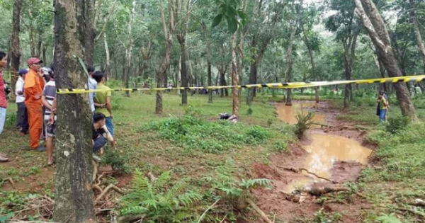 Đồng Nai: Người dân hoảng hồn phát hiện thi thể người đàn ông cháy đen trong lô cao su