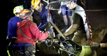 Giải cứu đội bóng nhí Thái Lan và những bài học