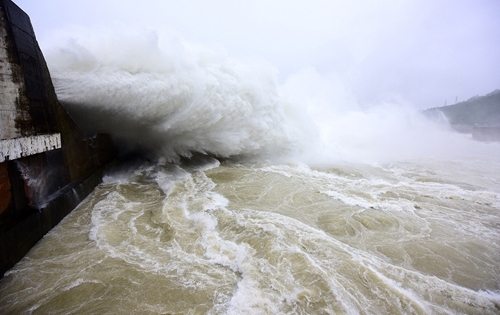 Diễn tập xả lũ hồ Hòa Bình trước đợt mưa lớn