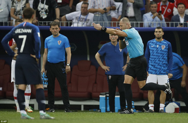 C&ocirc;ng nghệ VAR đ&atilde; ph&aacute;t huy t&aacute;c dụng ở trận chung kết World Cup 2018