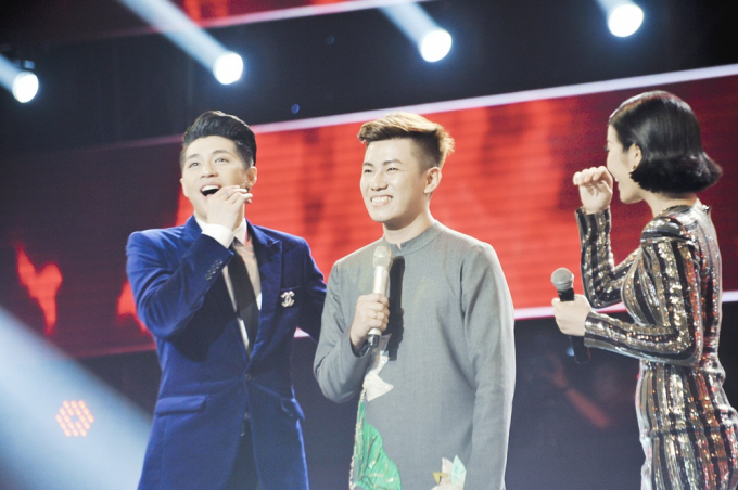 The Voice: Sau tất cả, Thu Phương bấm cứu ch&agrave;ng trai mang