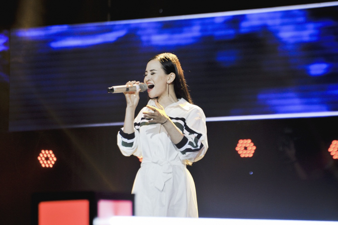 The Voice: Sau tất cả, Thu Phương bấm cứu ch&agrave;ng trai mang