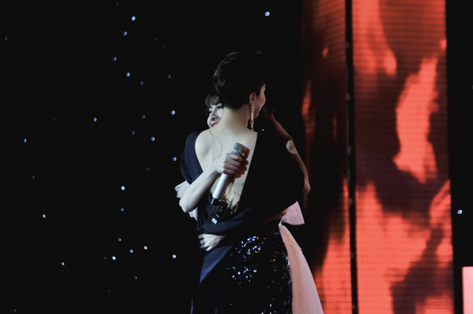 The Voice: Sau tất cả, Thu Phương bấm cứu ch&agrave;ng trai mang